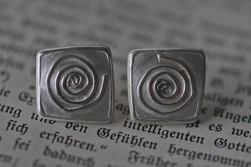 Ohrsteckerpaar in 925 Silber Mit Schneckenornament Von Frank Schwope von SchmuckdesignSchwope