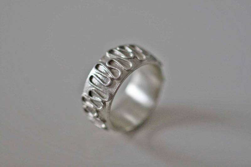 Ring in Massiv Silber 925 Mit Umlaufenden Ornament Von Frank Schwope, Goldschmiedearbeit von SchmuckdesignSchwope