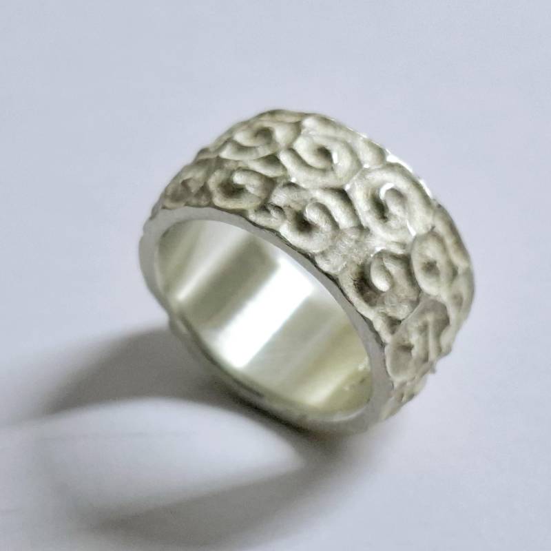Ring in Massiv Silber 925 Mit Umlaufenden Ornament Von Frank Schwope von SchmuckdesignSchwope