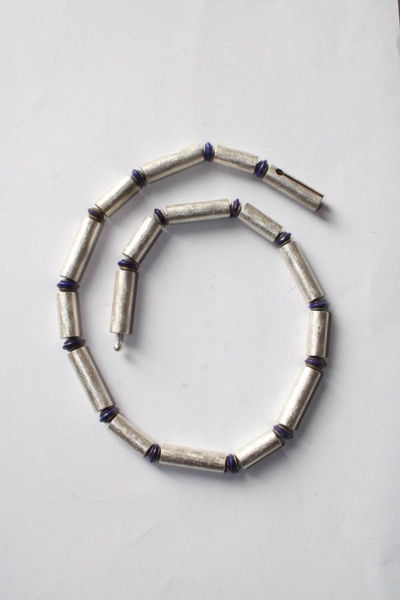 Schöne Halskette Mit Silberelementen Lapislinsen Von Frank Schwope, Silber, Blau, Halsschmuck, Edelstein, Lapislazuli, Schmuckunikat von SchmuckdesignSchwope