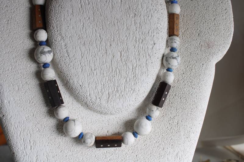 Schöne Kette Mit Elementen Aus Howlith, Ebenholz, Lapis Von Frank Schwope, Lapis, Silber, Halsschmuck, Goldschmiede, Ebenholz von SchmuckdesignSchwope