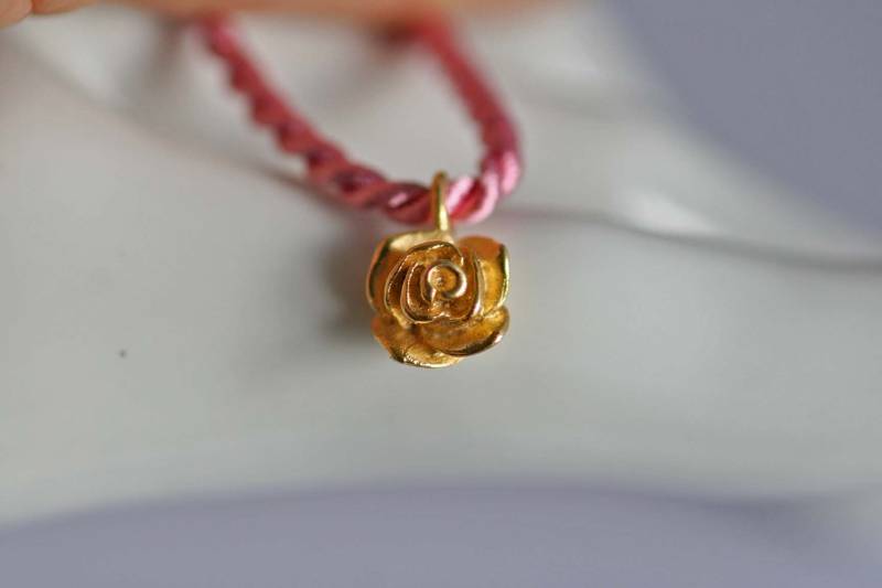 Traum Rosenanhänger in Silber 22Kt Hochwertig Goldplattiert Von Frank Schwope, Unikatschmuck, Schmuckunikate, Handarbeit, Schmuckanhänger von SchmuckdesignSchwope