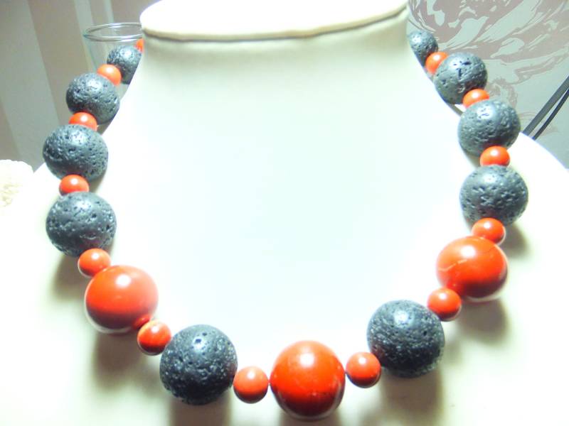 Dickes Collier Mit Lava Und Achatperlen, Halskette, Collier, Edelsteinkette, Handarbeit von Schmuckenergien