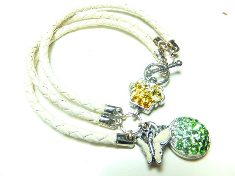 Dreireihiges Lederarmband Mit Echten Swarovski Elementen von Schmuckenergien