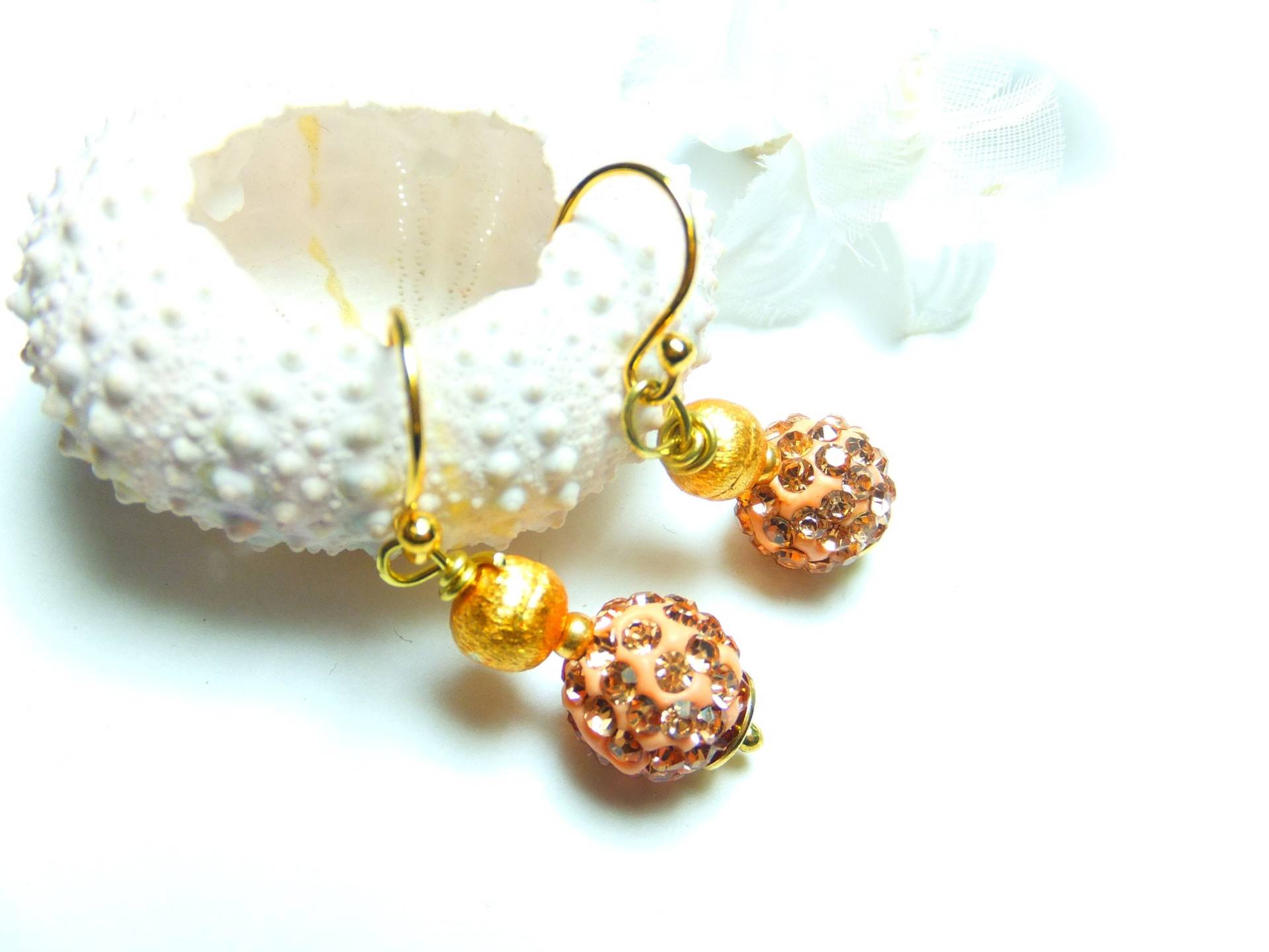 Goldene 14 Karat Champagnerfarbige Ohrringe, Glasperlen Mit Vielen Gearbeitet, Eine Schöne Farbe Die Zu Jedem Outfit Paßt, Modern von Schmuckenergien