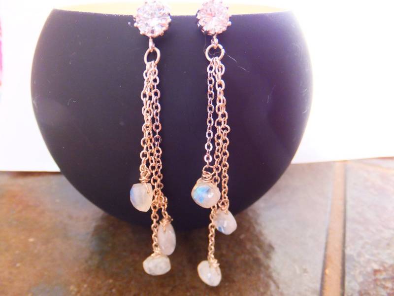 Ohrringe, Ohrstecker, Drei Stränge Steckohrringe, Kettenohrringe, Hängeohrringe , Mondstein, Brioletten, Einfädler, Geschenk, Sale von Schmuckenergien