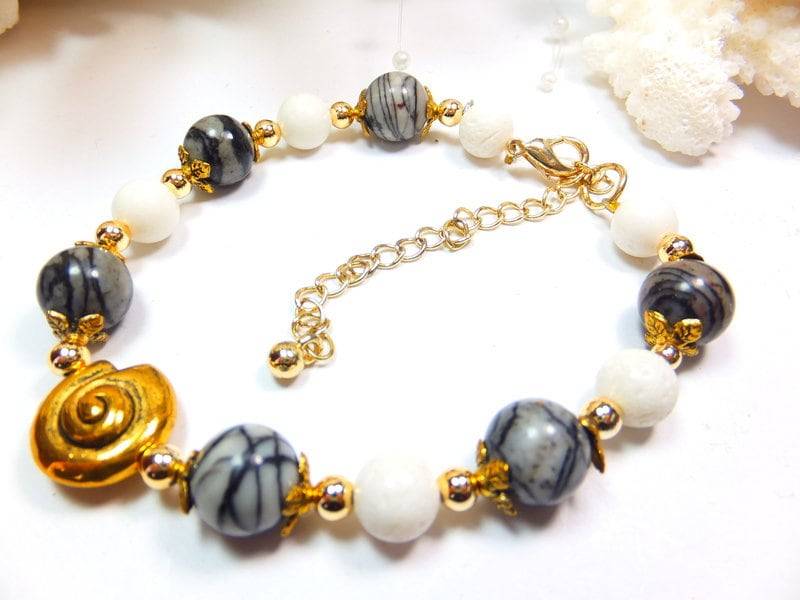 Picassojaspis Mit Weißer Koralle von Schmuckenergien