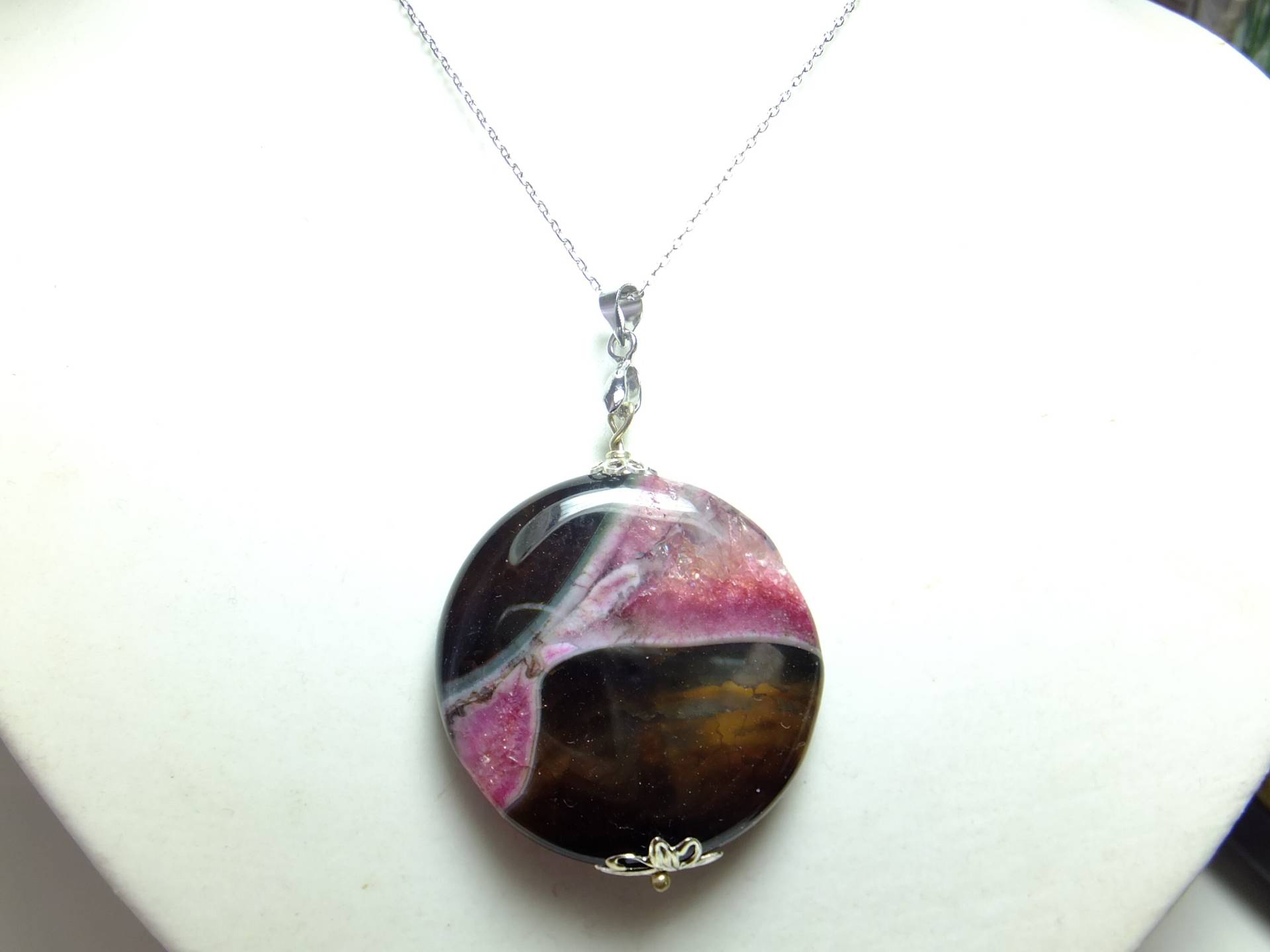 Runde Achatscheibe Mit Einem Wunderschönen Muster Und An Einer 60cm Langen Kette, Kette Anhänge, Geschenk, Handarbeit von Schmuckenergien