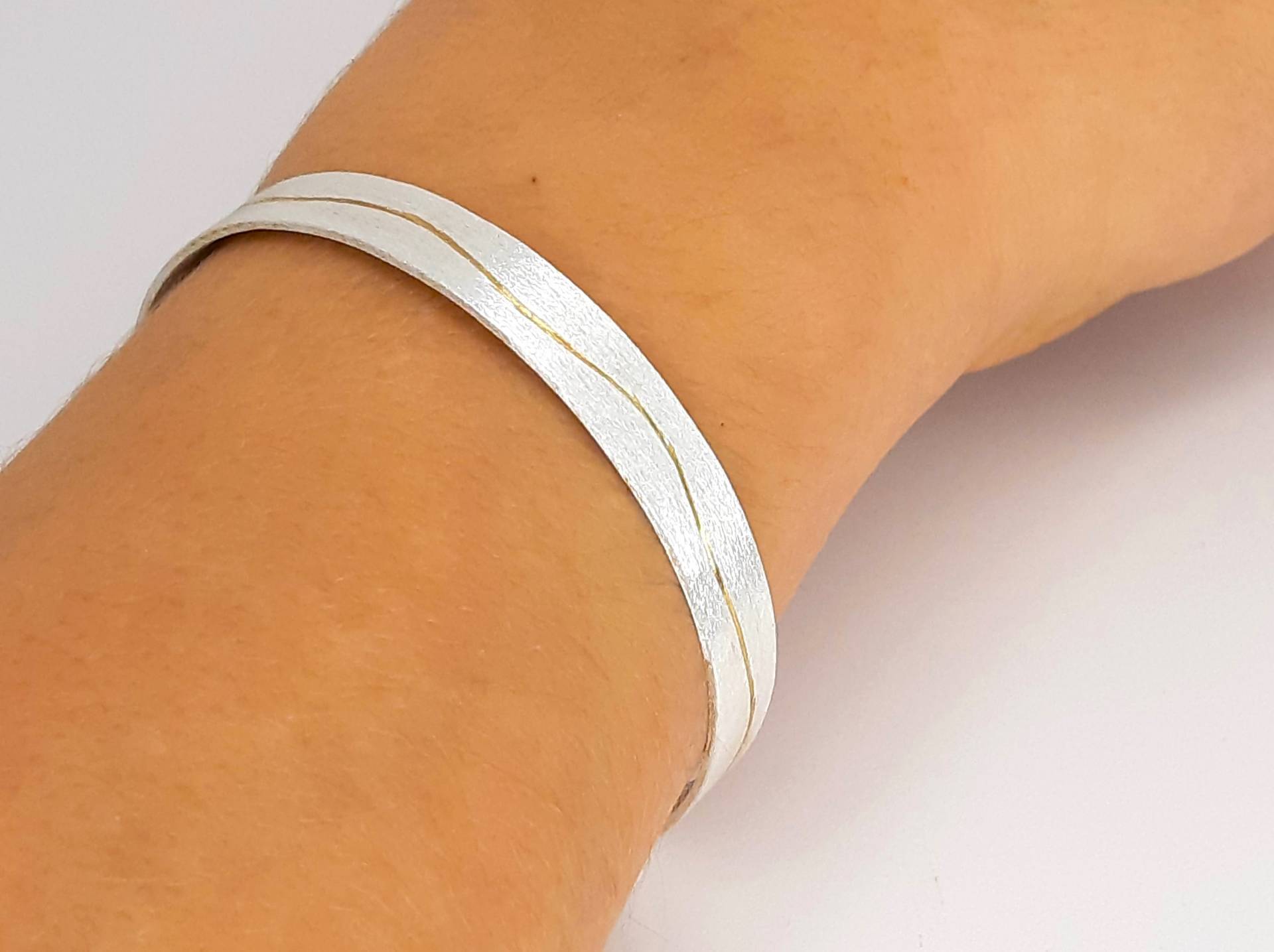 Silberarmreif 935 Matt Vergoldet Handgeschliffen 8mm von SchmuckesAusMetall