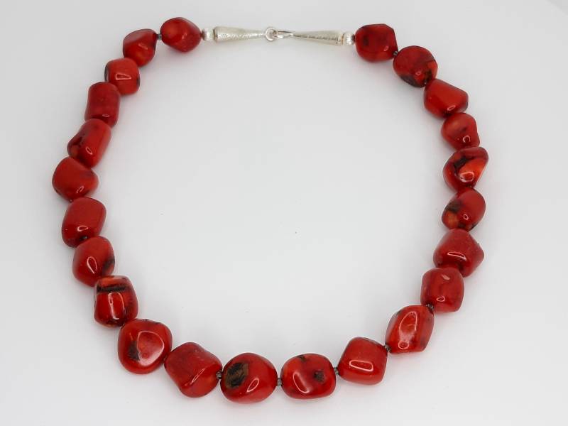 Rote Korallenkette Mit Silberhaken 935 von SchmuckesAusMetall