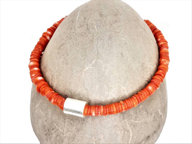 Korallenkette Rot Mit Silber Hakenverschluss von SchmuckesAusMetall