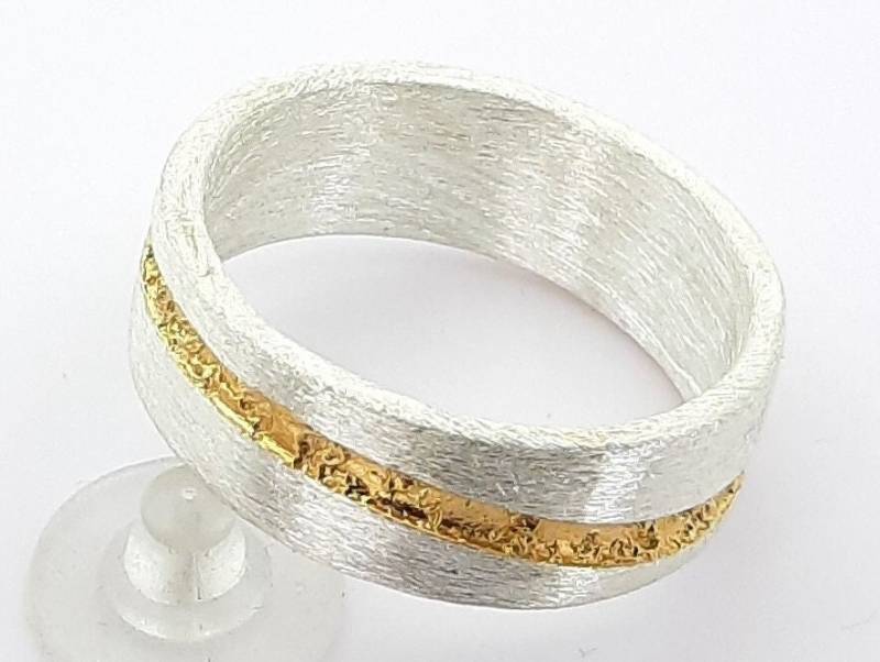 Silberring 935 Mit Vergoldeter Rille, Unisex von SchmuckesAusMetall