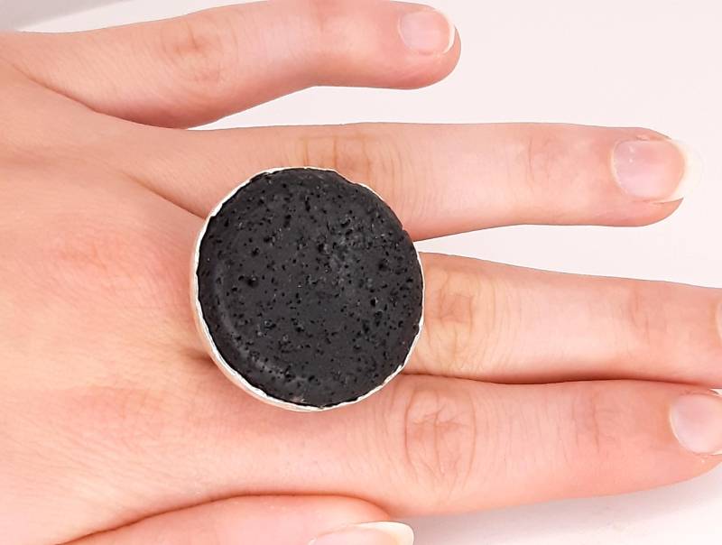 Silberring Mit Lava - Unisex, Handgefertigt von SchmuckesAusMetall