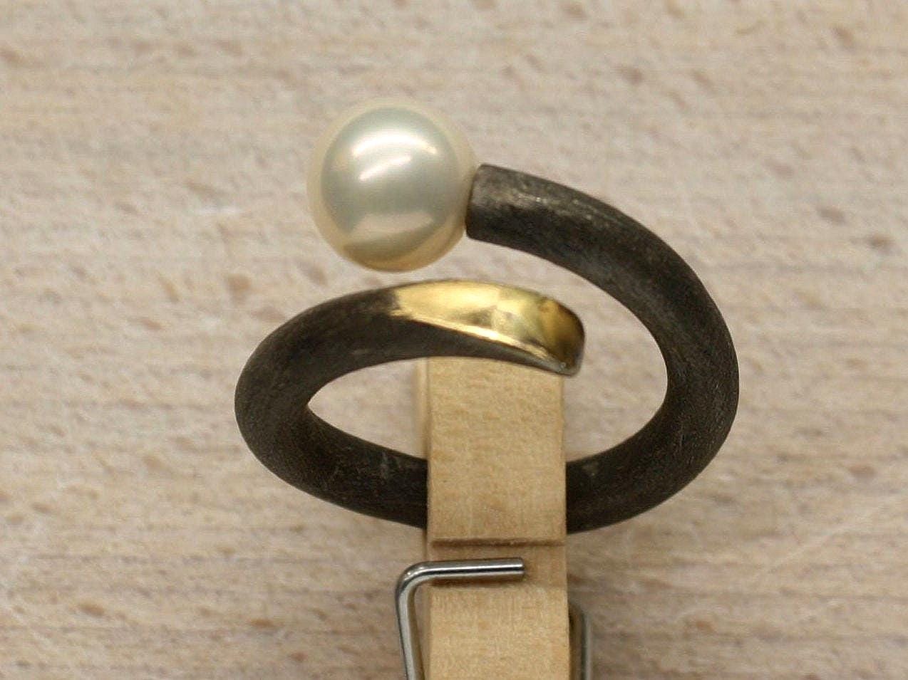 Silber Schlangenring 935 Rhodiniert Mit Perle von SchmuckesAusMetall