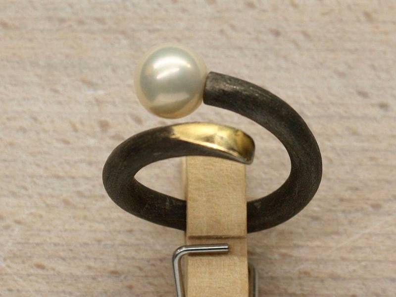 Silber Schlangenring 935 Rhodiniert Mit Perle von SchmuckesAusMetall