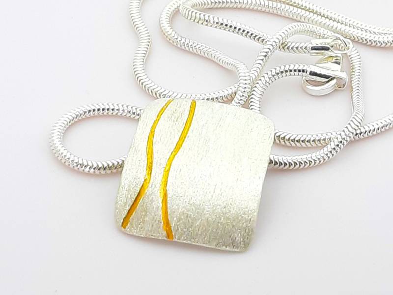 Silberanhänger 935 Mit Feingoldrillen Unisex von SchmuckesAusMetall