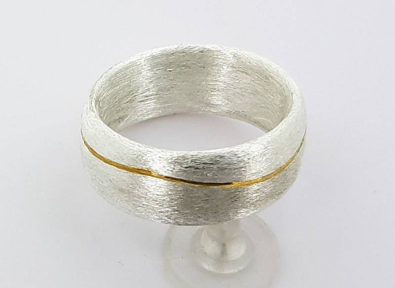 Silberring 935 Matt Mit Rille Und Vergoldung von SchmuckesAusMetall