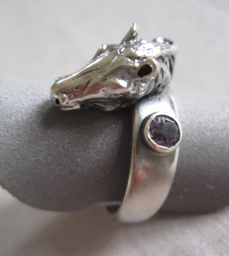Ring Mit Pferd Wildpferd Pferdekopf 925Er Silber Echtem Amethyst Handarbeit Goldschmiedearbeit Ring Mit Pferd Wildpferd Pferdekopf 925Er Silber Echtem Amethyst Handarbeit Goldschmiedearbeit von SchmuckesWerk