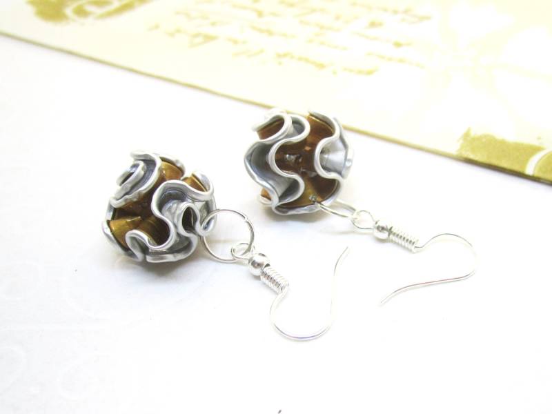 Ohrringe Nespresso Gold Silber Kugeln Upcycling Recycling Kaffeekapseln Leicht Recyclingschmuck von SchmuckesZierwerk
