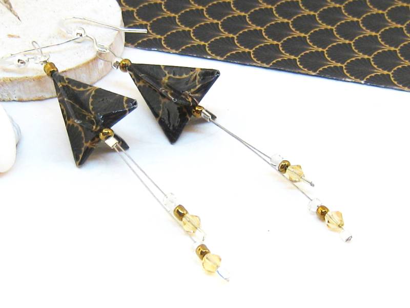 Ohrringe Origami Anthrazit Gold Schwarz Silber Pyramide Papier Upcycling Papierohrringe Papierschmuck Japanisch Japan Faltkunst Lang Elegant von SchmuckesZierwerk
