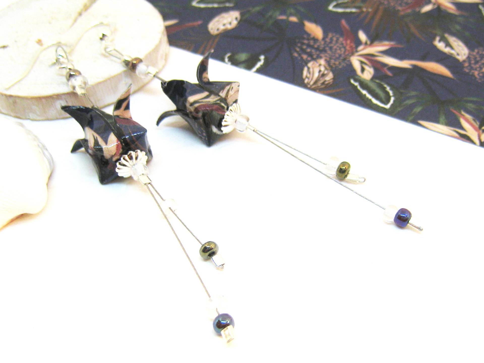 Ohrringe Origami Taubenblau Beige Weinrot Silber Tulpe, Papier Upcycling Papierschmuck Japanisch Faltkunst Japan Papierblüten Blütenschmuck von SchmuckesZierwerk