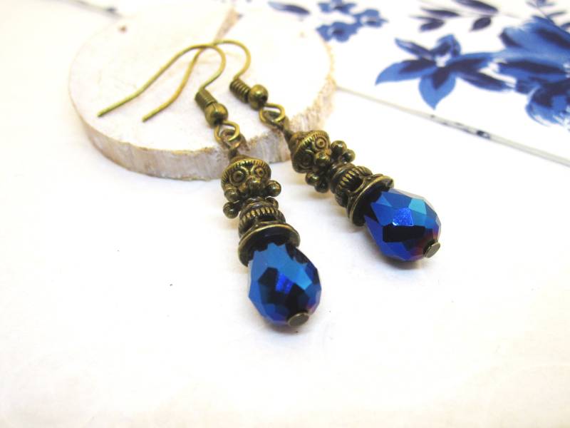 Ohrringe Royal Blau Bronze Vintage Nostalgisch Romantisch Boho Hippie Zart Filigran Schmal Lang Beschichtet Metallic Glastropfen Träne von SchmuckesZierwerk