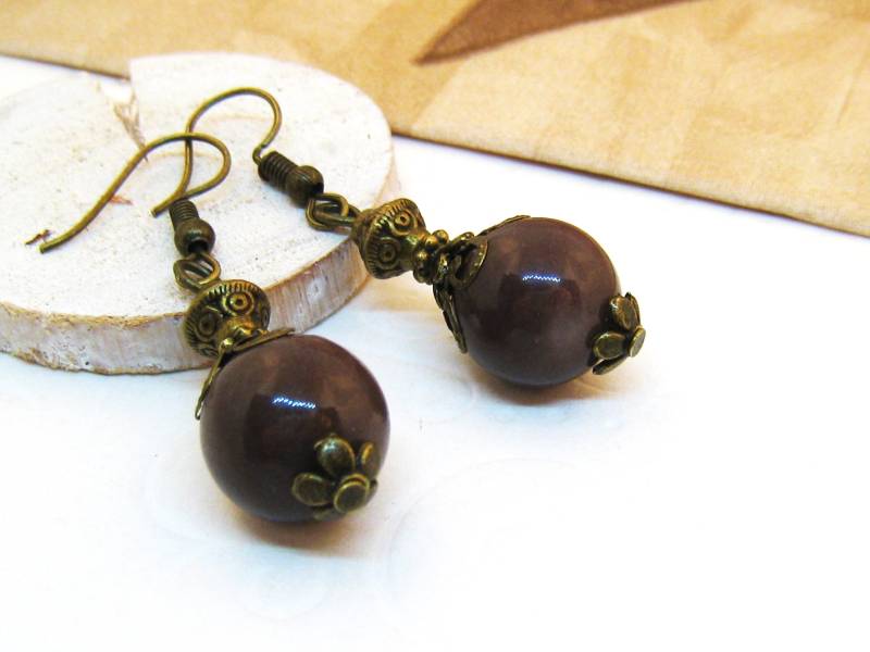 Ohrringe Taupe Braun Bronze Vintage Romantisch Nostalgisch Steinperle Antikstil Kugelperlen Opulent Kugeln von SchmuckesZierwerk