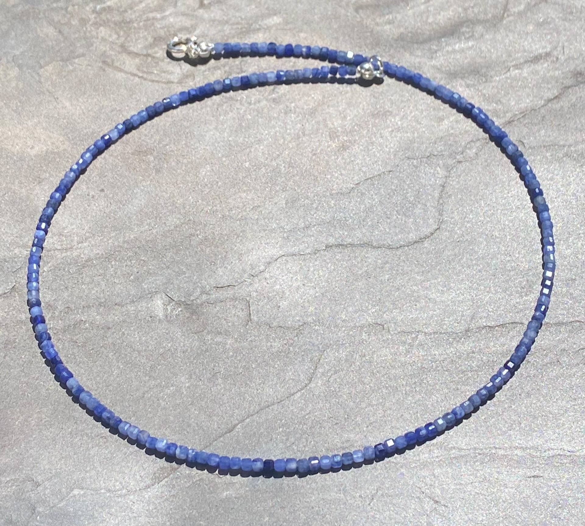 Edelsteinwürfel Sodalith Edelsteinwürfel Sodalith von SchmuckesausDraht