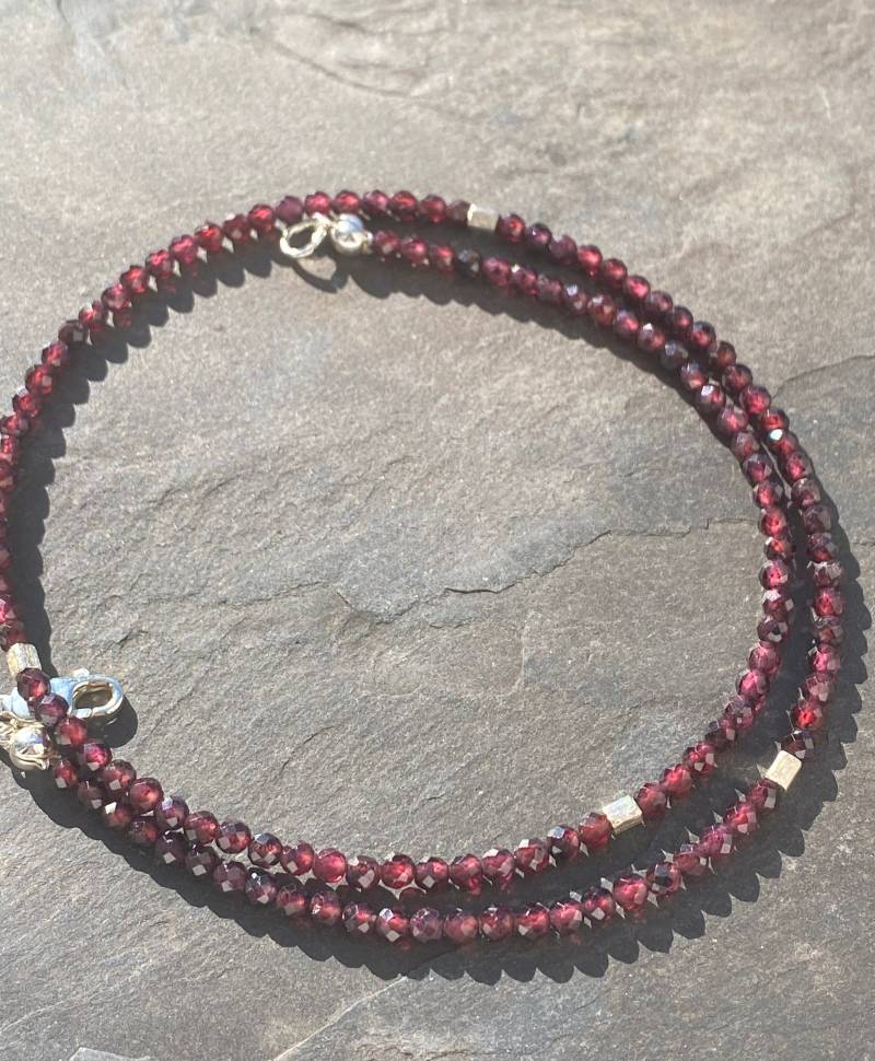 Halskette Granat von SchmuckesausDraht