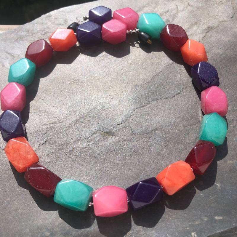 Halskette Leuchtende Jade von SchmuckesausDraht