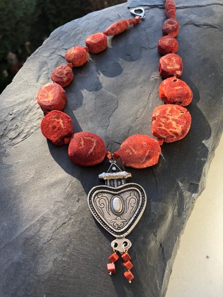 Korallenkette Korallenkette von SchmuckesausDraht