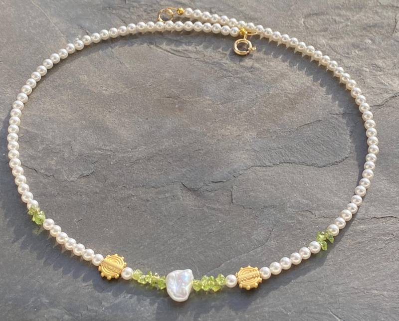 Peridot Und Wachsperlenkette Peridot Und Wachsperlenkette von SchmuckesausDraht