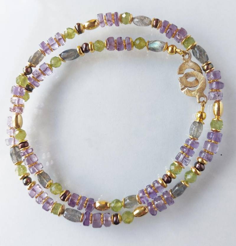 Edelsteinkette Mit Amethyst Und Peridot Vergoldeten Silberteilen Edelsteinkette Mit Amethyst Und Peridot Vergoldeten Silberteilen von Schmuckgewerk