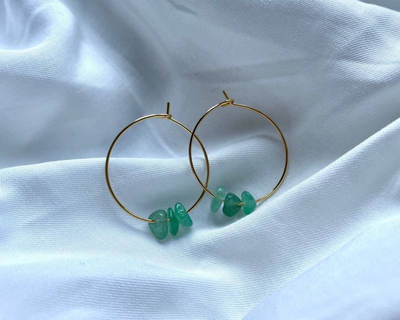 Goldene/Silberne Creolen Ohrringe | 3 Aventurin Splitter Steine Verschiedene Größen Geschenk Frauen Goldene/Silberne Creolen Ohrringe | 3 Aventurin Splitter Steine Verschiedene Größen Geschenk Frauen von Schmuckilia