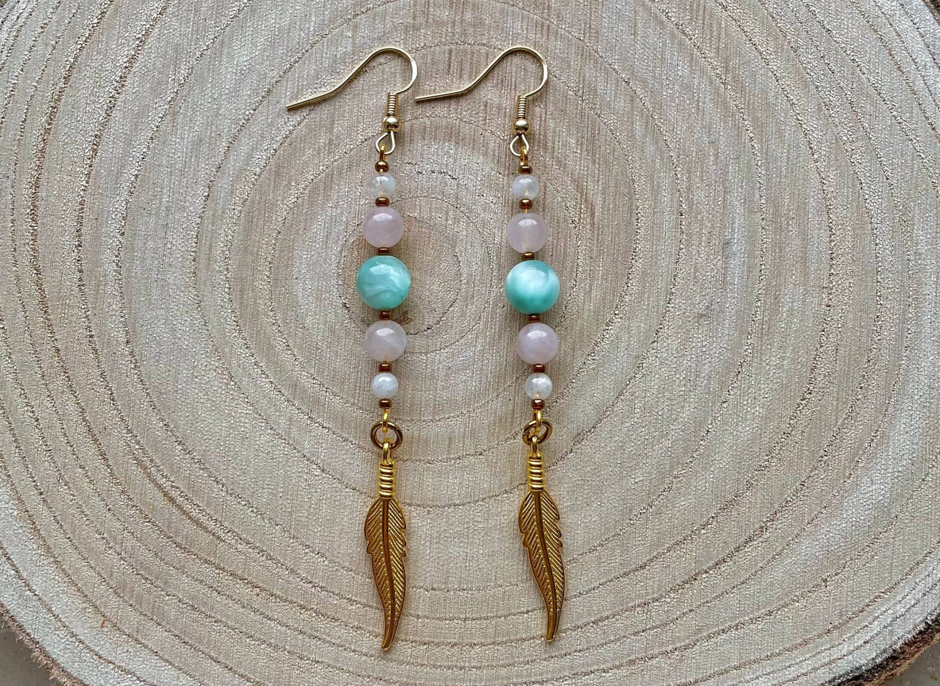 Hängende Ohrringe Mondstein, Rosenquarz & Angelit Mit Feder Anhänger von Schmuckilia