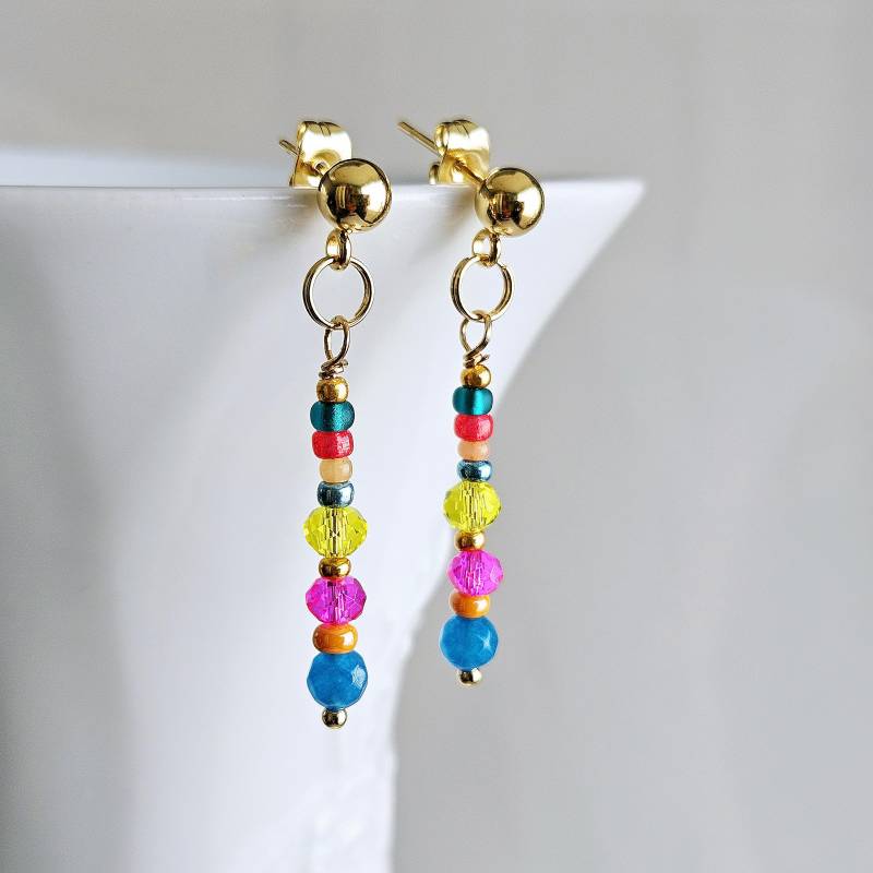 Niedliche Bunte Perlenohrringe Mit Goldenen Ohrsteckern Aus Edelstahl, Zierliche Ohrringe Niedliche Bunte Perlenohrringe Mit Goldenen Ohrsteckern Aus Edelstahl, Zierliche Ohrringe von SchmuckkatzeDE