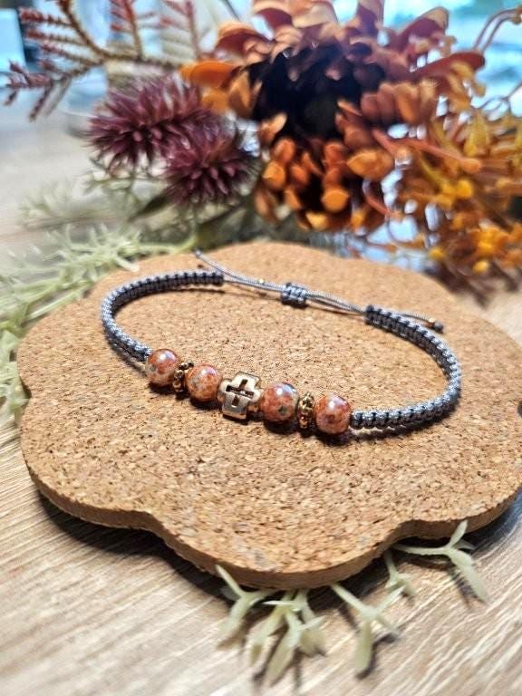 Makramee Armband | Perlen| Kreuz| Handmade von Schmuckkistal