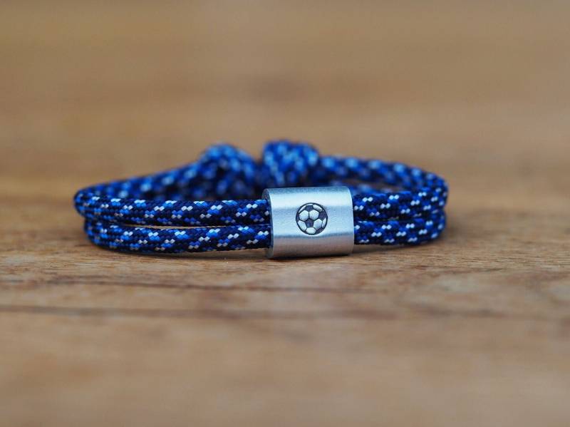 Geschenk Junge, Fussballer, Armband Personalisierbar, Von Hand Gestempelt von Schmuckkistl