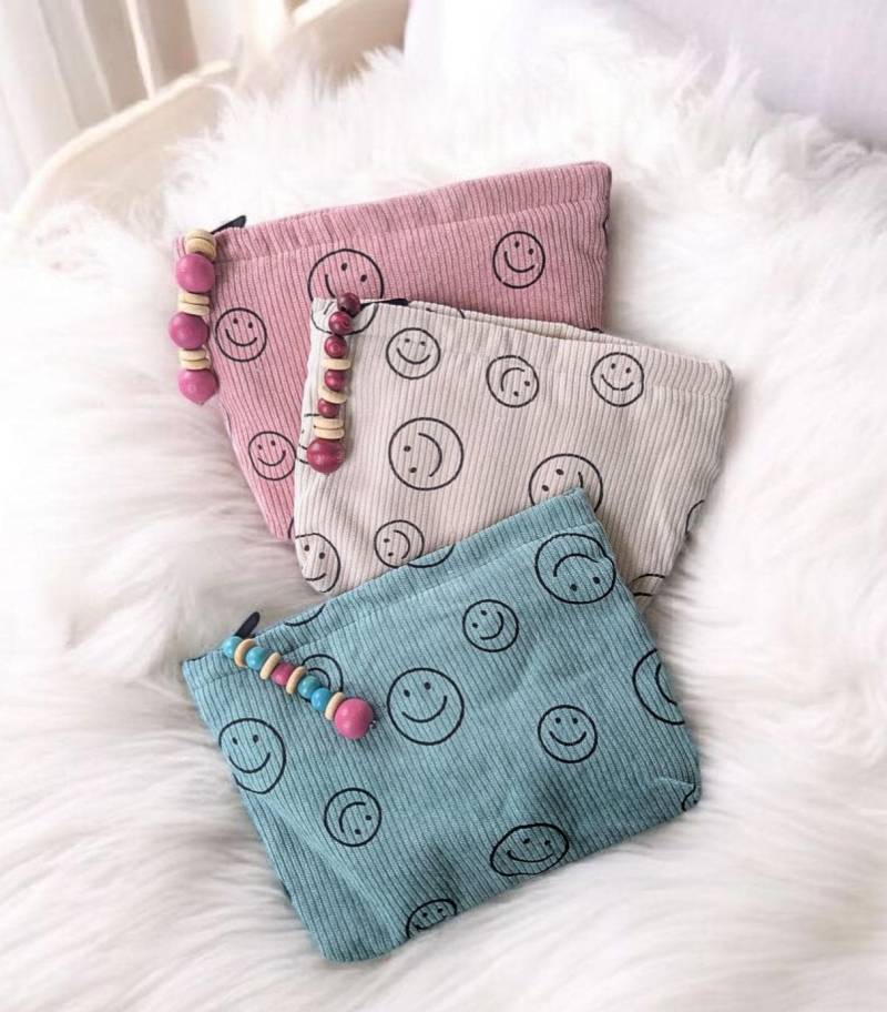 Kosmetikbeutel Mit Smileys | Hygieneartikel Cord Tasche Make-Up Schminktasche Kulturtasche Wickeltasche von Schmuckoroshe