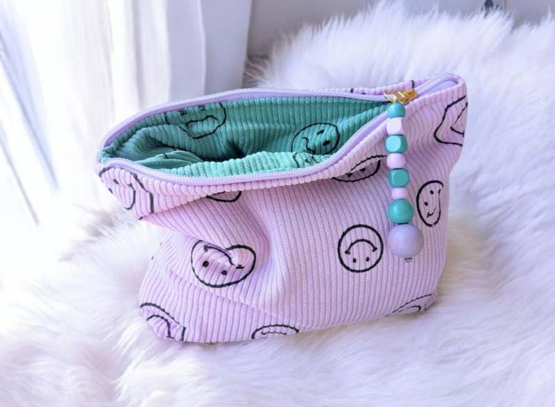 Kosmetikbeutel Mit Smileys | Hygieneartikel Cord Tasche Make-Up Schminktasche Kulturtasche Wickeltasche Kosmetikbeutel Mit Smileys | Hygieneartikel Cord Tasche Make-Up Schminktasche Kulturtasche Wickeltasche von Schmuckoroshe