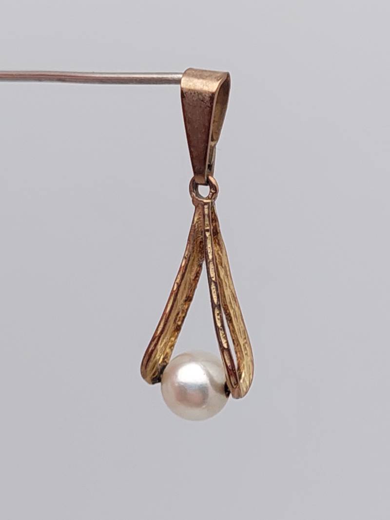 333 Gold Anhänger Modernes Design Mit Perle Moderner Goldschmuck Perlenschmuck 333 Gold Anhänger Modernes Design Mit Perle Moderner Goldschmuck Perlenschmuck von SchmuckparadiesShop