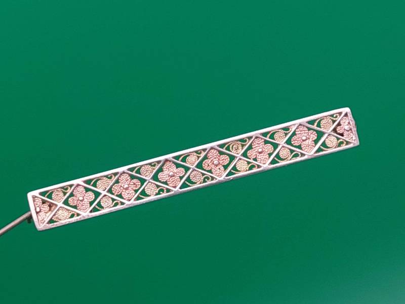 Antike 835 Silber Brosche Stabbrosche Rocaillen Jugendstil Filigrane Blumen Muster von SchmuckparadiesShop