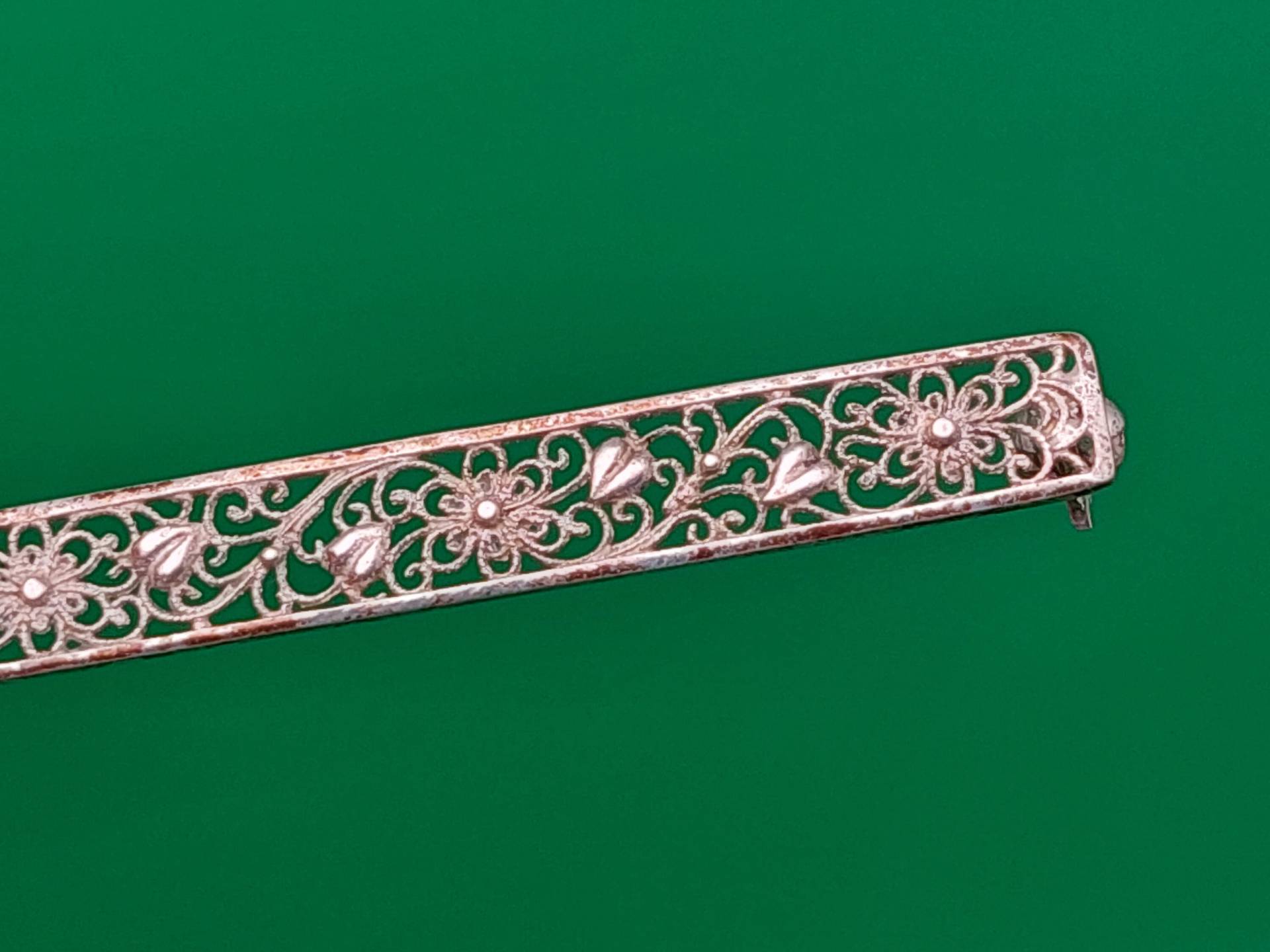 Antike 835 Silber Brosche Stabbrosche Rocaillen Jugendstil Filigrane Blumen Muster von SchmuckparadiesShop