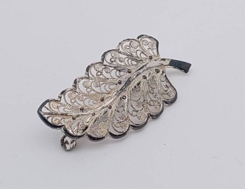 Antike 835Er Silber Brosche Aus Filigranen Silberdraht in Blattform von SchmuckparadiesShop