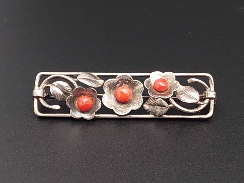 Antike 835Er Silber Brosche Mit Koralle Florale Stabbrosche Blumen Handarbeit von SchmuckparadiesShop