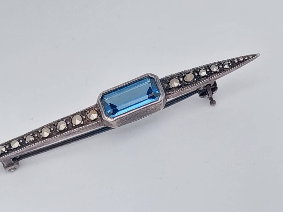 Antike 925Er Silber Stabbrosche Hwh Punze Hellblauer Stein & Markasiten von SchmuckparadiesShop