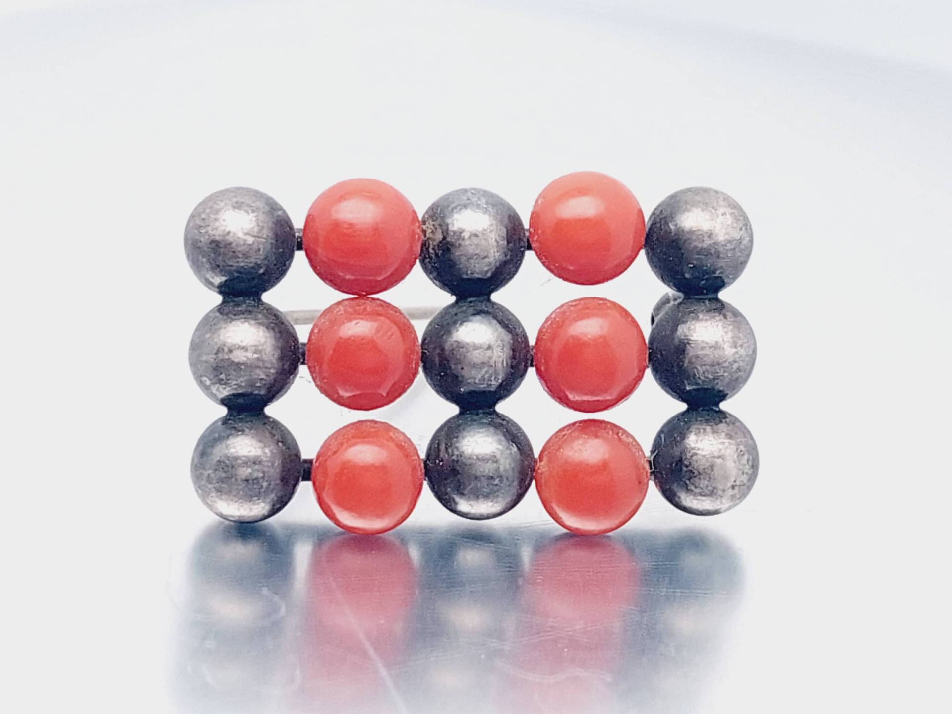 Antike 935Er Silber Brosche Mit Korallen Kugeln Art Deco Entwurf von SchmuckparadiesShop