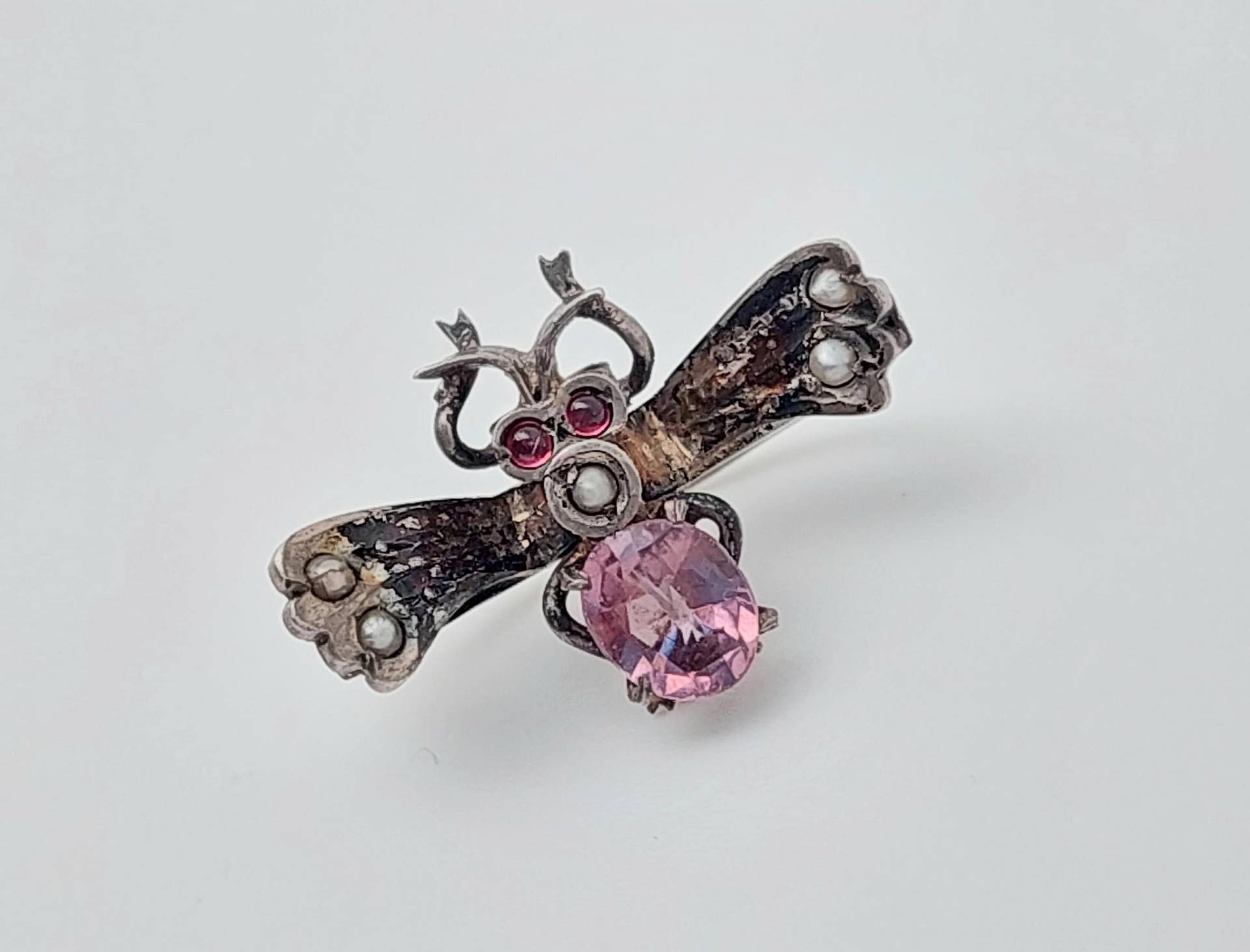 Antike Brosche Jugendstil 1910 Filigranschmuck Fliege Amethyst Mit Saatperlen Krawattennadel Antike Brosche Jugendstil 1910 Filigranschmuck Fliege Amethyst Mit Saatperlen Krawattennadel von SchmuckparadiesShop
