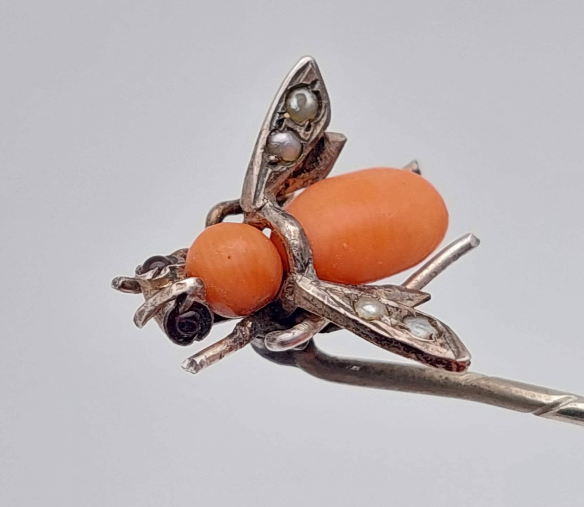 Antike Brosche Jugendstil 1910 Krawattennadel Fliege Anstecknadel Koralle Mit Saatperlen Antike Brosche Jugendstil 1910 Krawattennadel Fliege Anstecknadel Koralle Mit Saatperlen von SchmuckparadiesShop