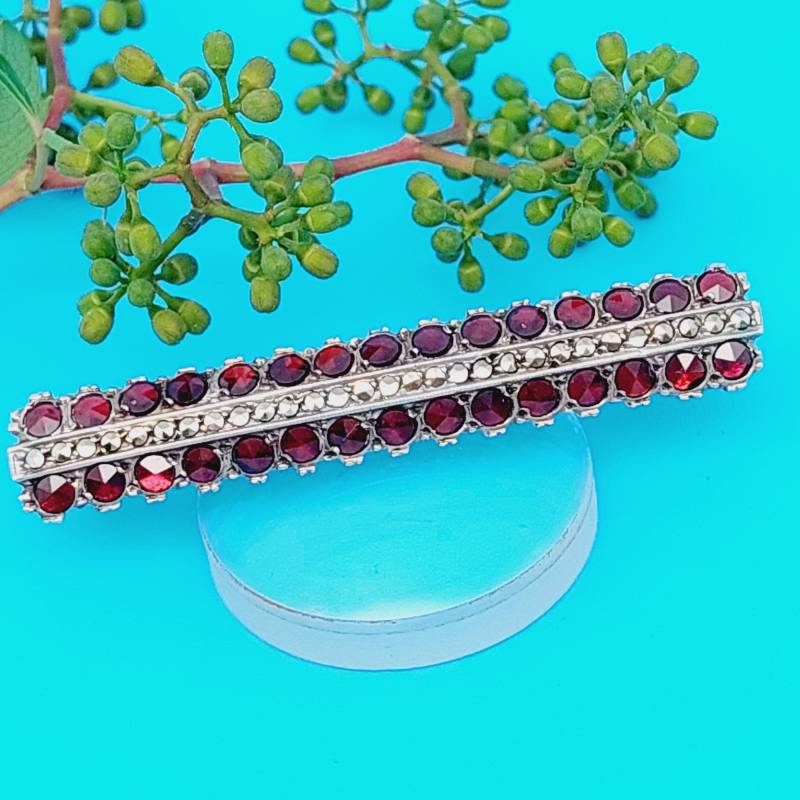 Antike Brosche Mit Granat Steinen 830Er Silber Schmuck Granatsteine Stabbrosche Antike Brosche Mit Granat Steinen 830Er Silber Schmuck Granatsteine Stabbrosche von SchmuckparadiesShop